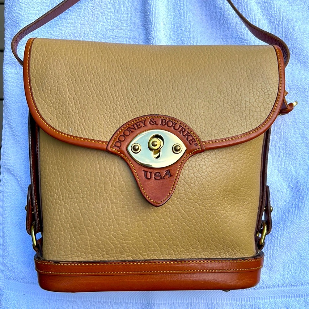Dooney and Bourke large Spectator cross body bag
